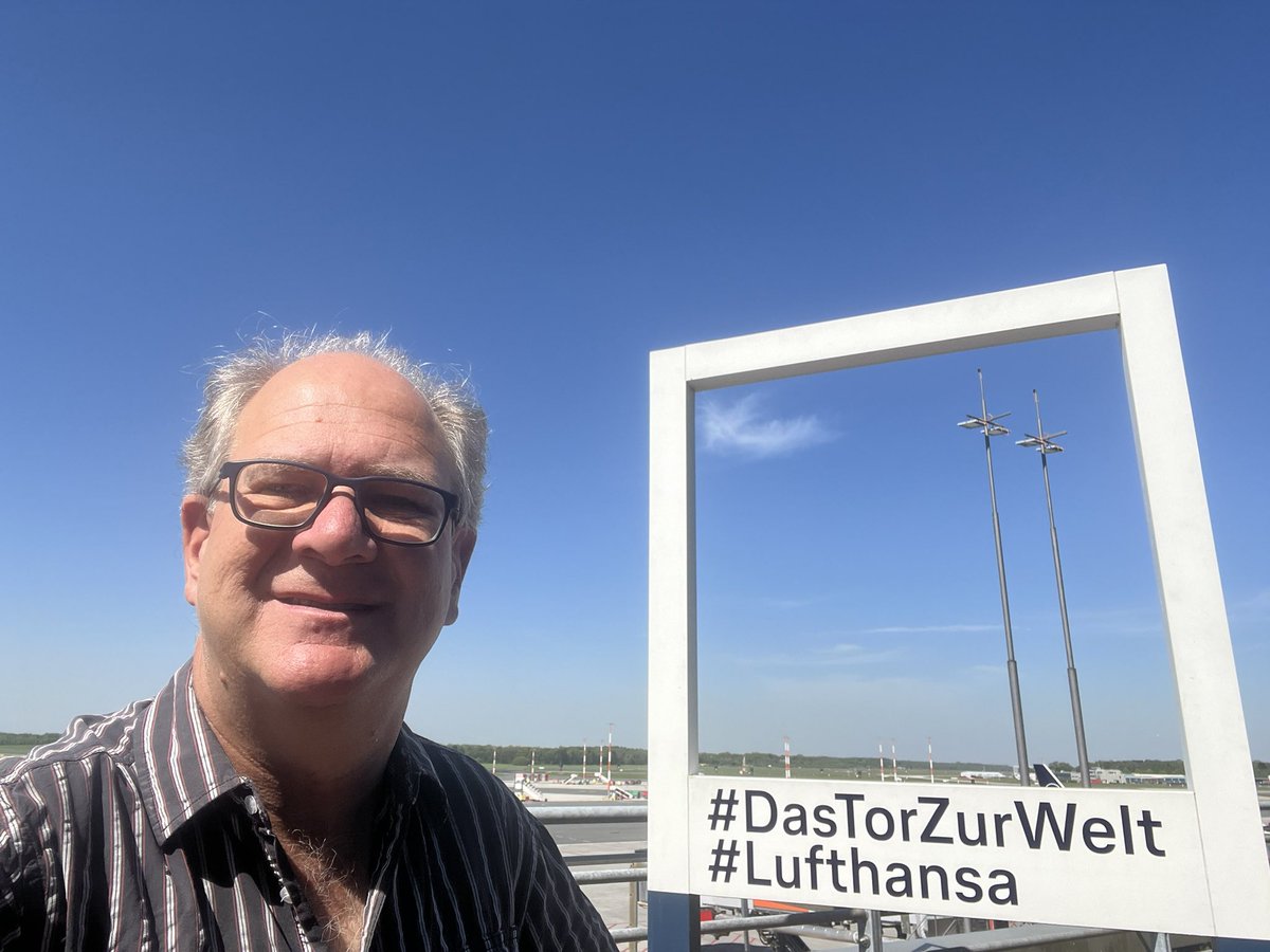 SpaethFlies's tweet image. Taking off in style from @HamburgAirport now for a special journey on @lufthansa #lufthansaallegris. The sunny terrace of LH’s new First Lounge is a great start 🤩 #PaxEx #avgeek
