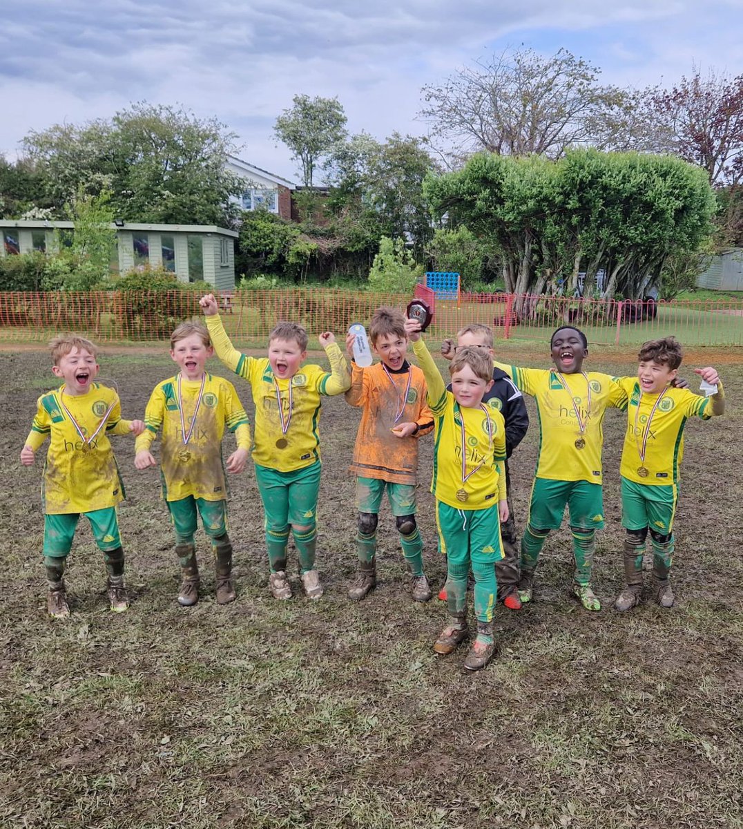 Well done to our U7 Greens on winning the shield at a very muddy Didcot Dynamos tournament on Sunday!