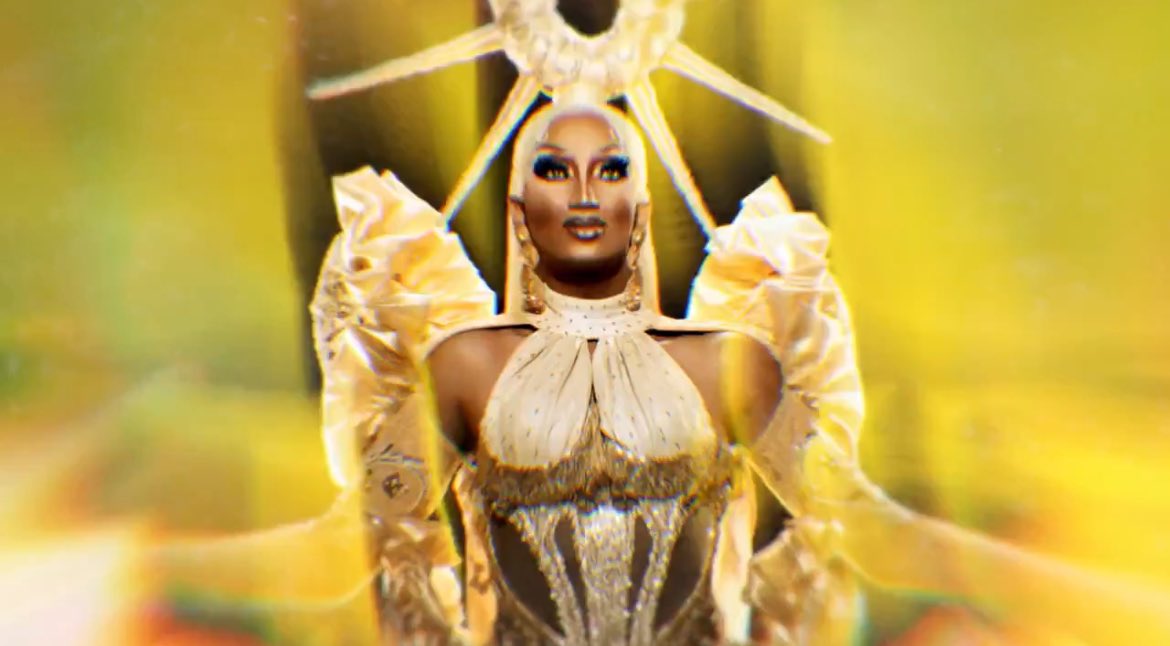 OMG THESE PICS IN THE TRAILER ARE SO GOOD #DragRace