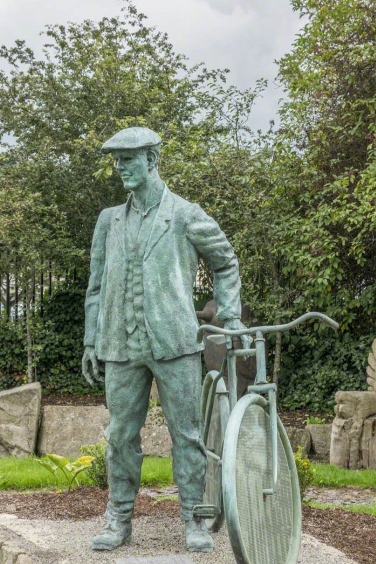 @TellyMact @stibhan Here's a statue in Newry of a young man from the town named Patrick Rankin. Not only did he fight in the Easter Rising in Dublin, he cycled to Dublin to do it. People from all over Ireland were involved.