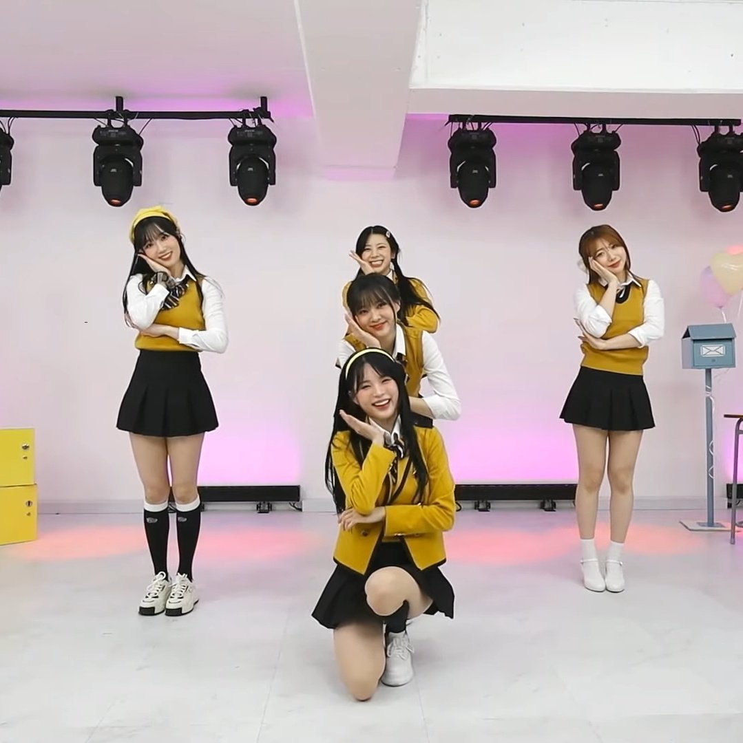 hwangjiarchive's tweet photo. hwang jiwon (ex cignature member) is now part of the dance team in 'SOONIGROUP', this group is made up of dancers and vocalists and posts on youtube and afreeca tv. please show her lots of love and support 💛

 🔗:https://t.co/jOFWsQE7Z9 https://t.co/AyPLc52xlI