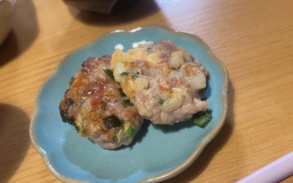 こんばんは🌙

今日は
豚こま餃子風
ガツポン酢
たけのこの土佐煮
子メロンの漬物
で乾杯です🍻

#料理好きな人と繋がりたい 
#お酒好きな人と繋がりたい
 #ツイッター晩酌部　#Twitter晩酌部 
#X晩酌部　#宅飲み　#晩酌