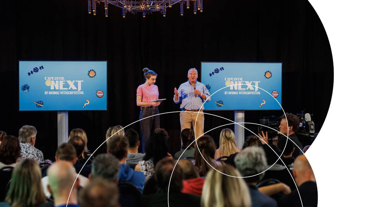 NWO Nieuws (@nwonieuws) on Twitter photo Het wetenschapsfestival Expeditie NEXT is begonnen! Zesduizend kinderen doen proefjes en écht wetenschappelijk onderzoek in het centrum van Zutphen. <a href="/MarcelLevi/">Marcel levi</a> trapte de dag af: ‘Alle kinderen kunnen wetenschappers zijn.’ Het wetenschapsfestival Expeditie NEXT is begonnen! Zesduizend kinderen doen proefjes en écht wetenschappelijk onderzoek in het centrum van Zutphen. <a href="/MarcelLevi/">Marcel levi</a> trapte de dag af: ‘Alle kinderen kunnen wetenschappers zijn.’