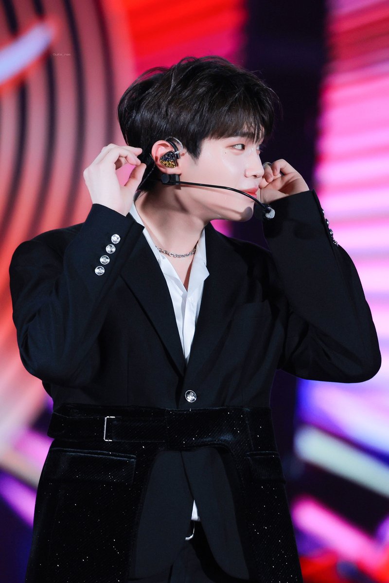 240413  골든웨이브

#ZEROBASEONE #제로베이스원 #ZB1 #김태래