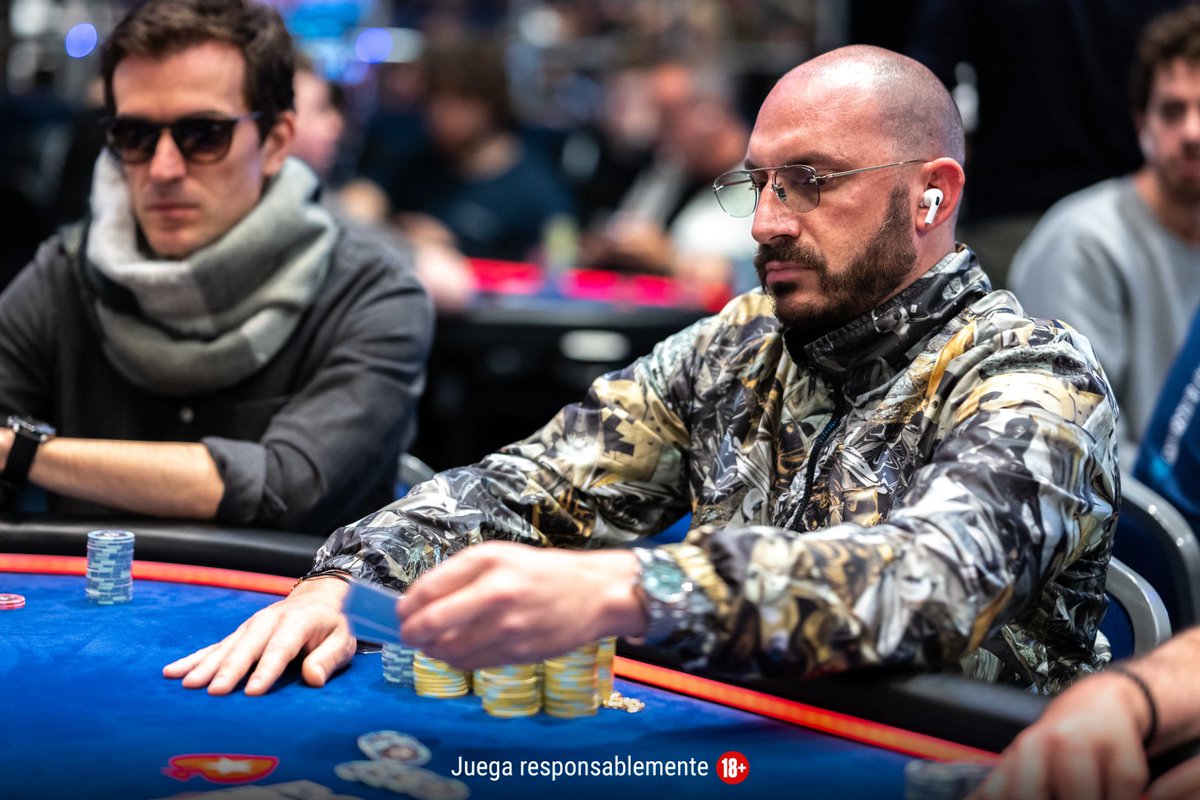 Arranca el Día 3 del Evento Principal 🔝 y la armada latina sigue en pie con 👇 #EPTMontecarlo 🇲🇨 🇺🇾 Francisco 🍅 Benítez 🇲🇽 Aaron Olechnowicz EN DIRECTO ⤵️ 📺 psta.rs/YoutubeEnEspan…