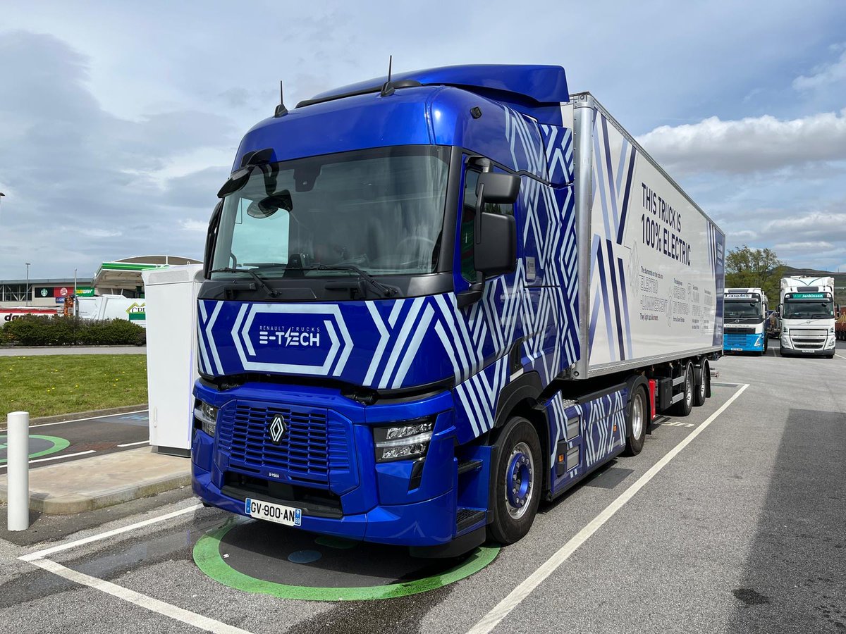 See the Diamond Echo at Truckfest 2024 💎 

Renault Trucks’ E-Tech T, featuring its unique electroluminescent design, will deliver an electrifying performance at Truckfest 4-6 May. 

Visit the Diamond Echo on the Thompson Commercials Stand ⚡ 

#TheGoodTruck