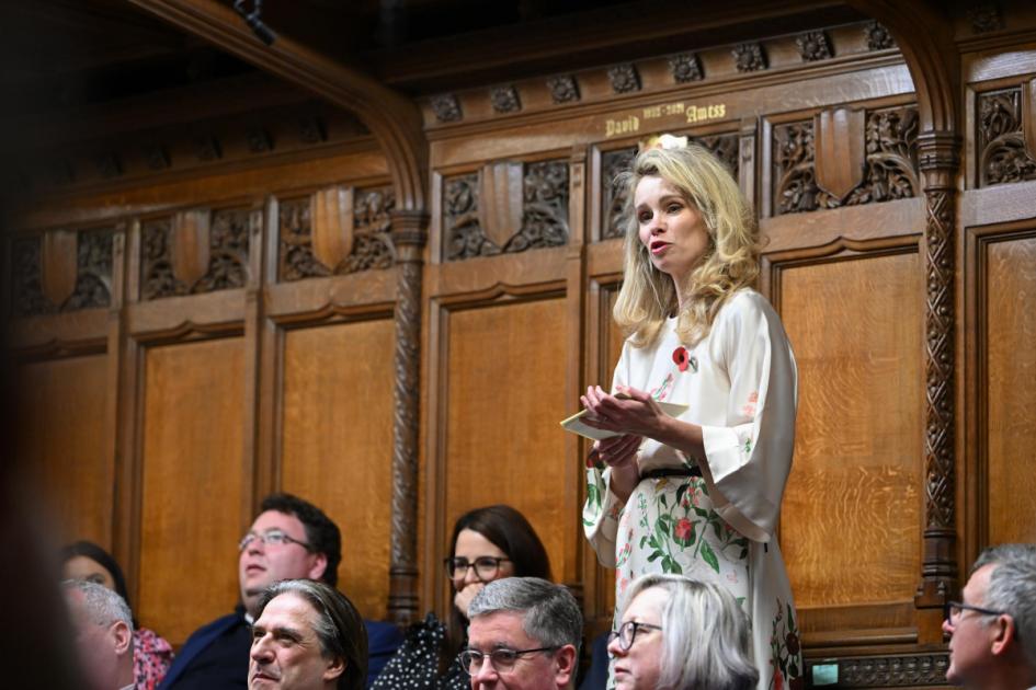 Stroud MP in tears during emotional parliamentary debate dlvr.it/T6GDFn