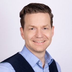 💐 We welcome Armin Pircher Verdorfer as a section editor for 'Leadership and #Ethics: #Quantitative Analysis'. Armin works at the University of Amsterdam - Amsterdam Business School on (un)ethical #leadership issues including morality, emotions, serving, and exploitation.