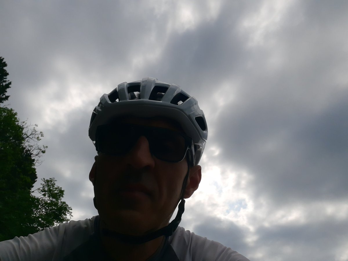 gerry6712's tweet photo. ..Se sei caduto ieri, alzati oggi...
(H.G. Wells)

#1maggio #ripartenza #rispettaledistanze #mylife #cycling https://t.co/I5FOxBFhNY