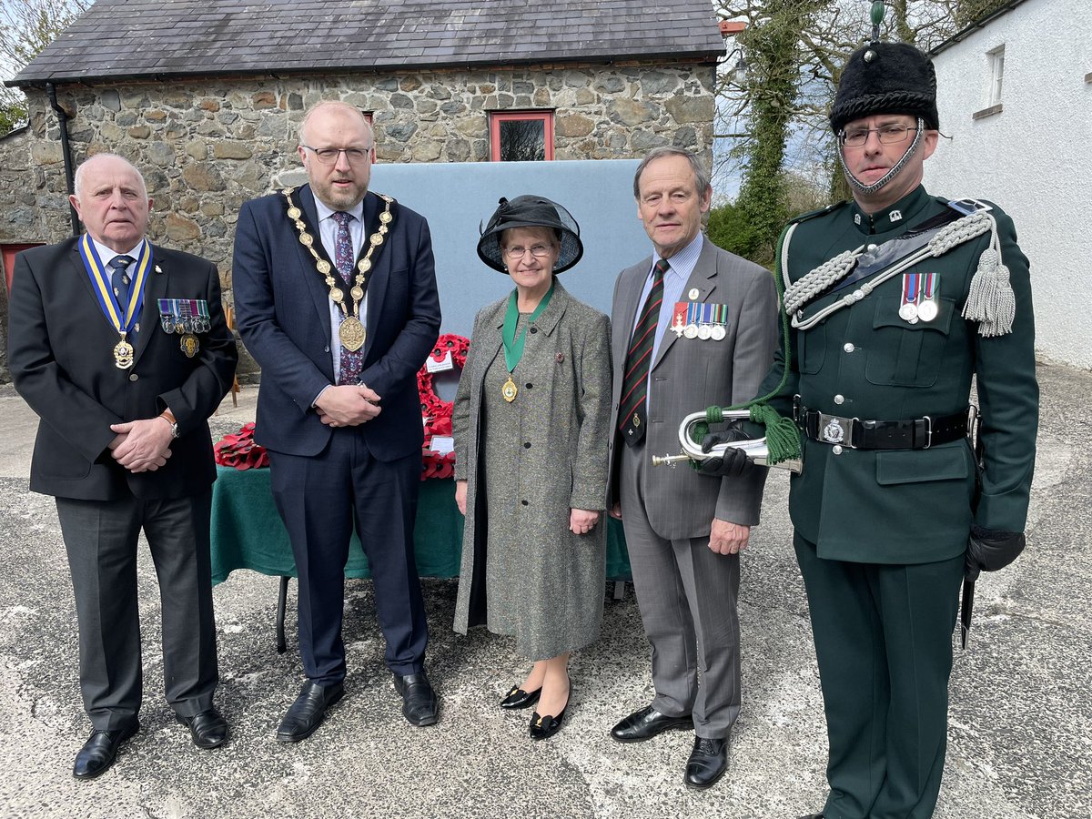 On Sunday, Mr Eric Rainey, CVO, MBE, DL, represented the Lord-Lieutenant @BallanceHouse for their #ANZAC Commemoration. The #HighSheriff of #CountyAntrim, Patricia Perry, and the Mayor of @lisburnccc also attended #antrimlieutenancy ☘️