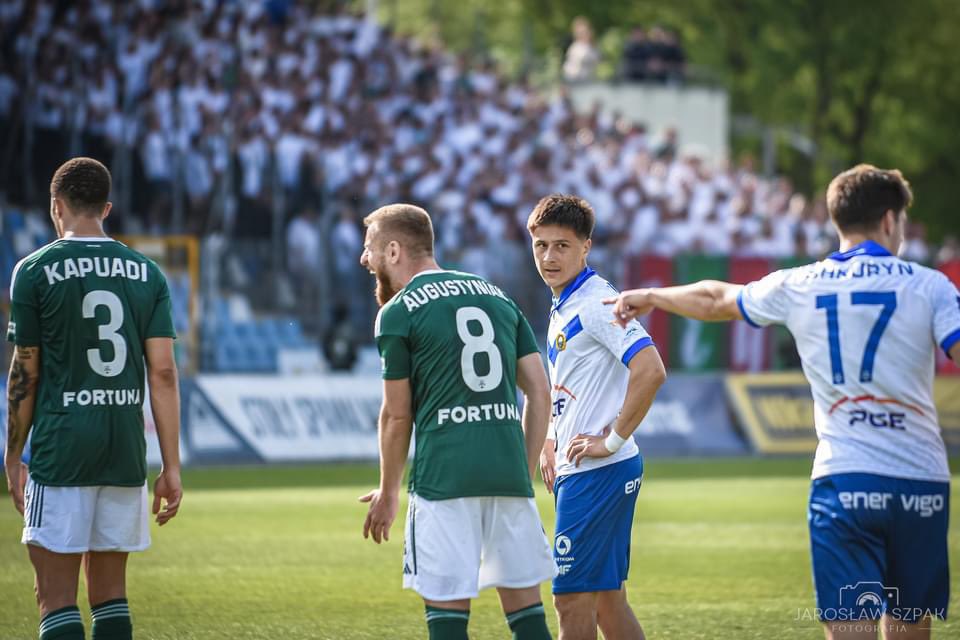 Slideshow from match against Legia Warszawa part 2✌🏼
#KM42 #STMLEG #StalMielec