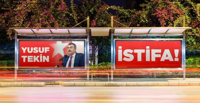 cuneytiltus's tweet image. "4 yıllık üniversite eğitimi, 1 yıllık staj, 1 yıllık aday öğretmenlik ve ömür törpüsü KPSS yok sayılıyor.

En vahimi ise tüm bu gelişmelere karşı YÖK’ün, rektörlerin, dekanların sessizliği! Şunu diyemiyorlar:
Bizim yıllarca yapamadığımızı, siz 40 dakikalık mülakatla ya da 3,5