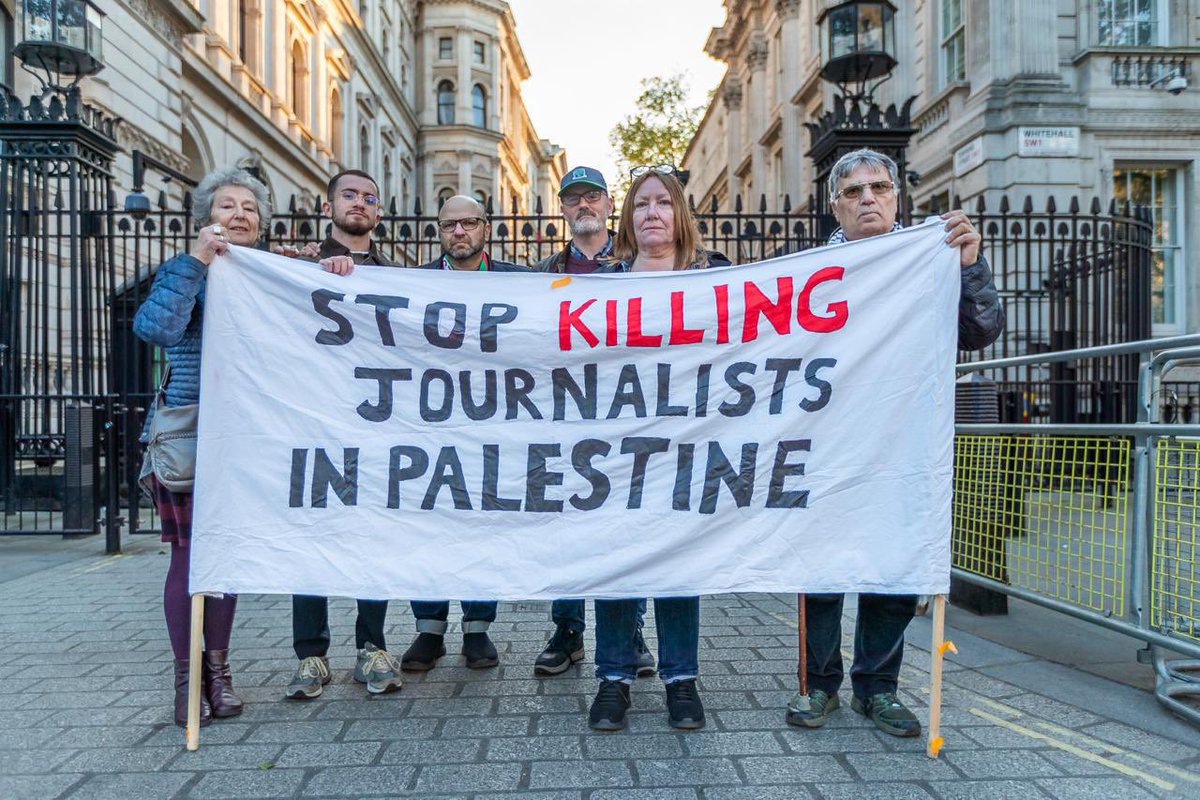 On Monday 29/4 outside Downing Street, we remembered journalists killed in Gaza: