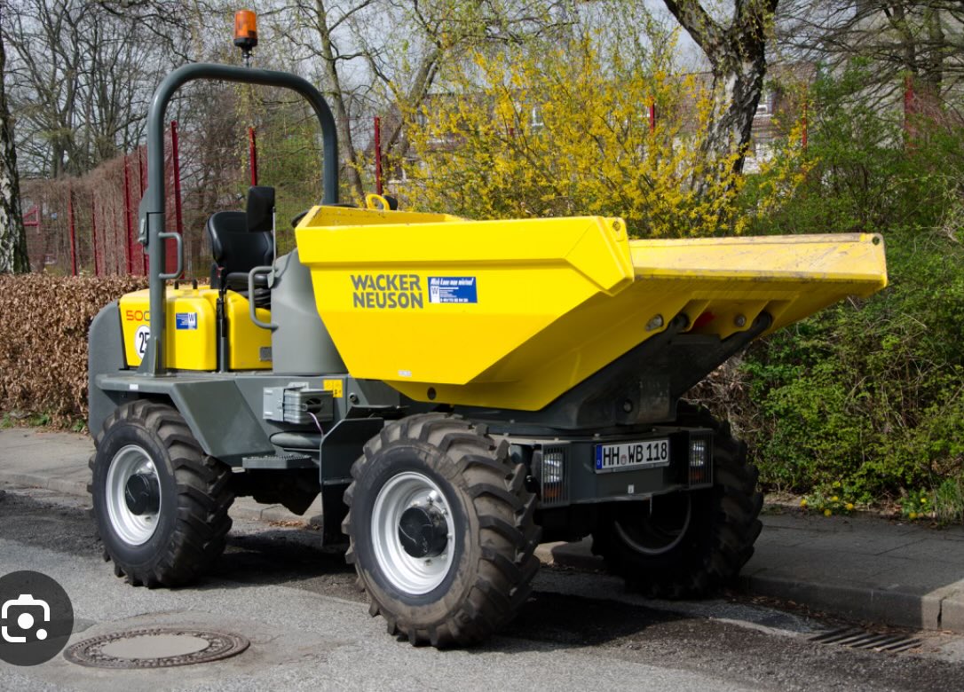 Am meisten macht mich fertig, dass die Leut dieses Fahrzeug (Vorderkipper) für einen „Bagger“ halten.