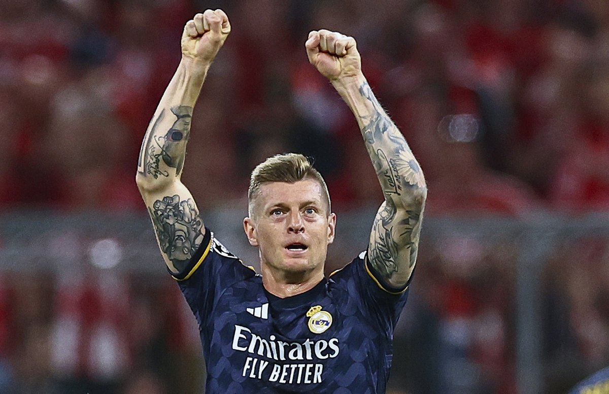 Ante el Bayern, Toni Kroos demostró cómo dominar el escenario sin correr. Solo mandando. ¿Cómo lo hizo para calmar el gran inicio de los de Tuchel?

Os lo cuento en #LaLupa con vídeos para verlo en detalle. Merece la pena.

@relevo 
@StatsBombES