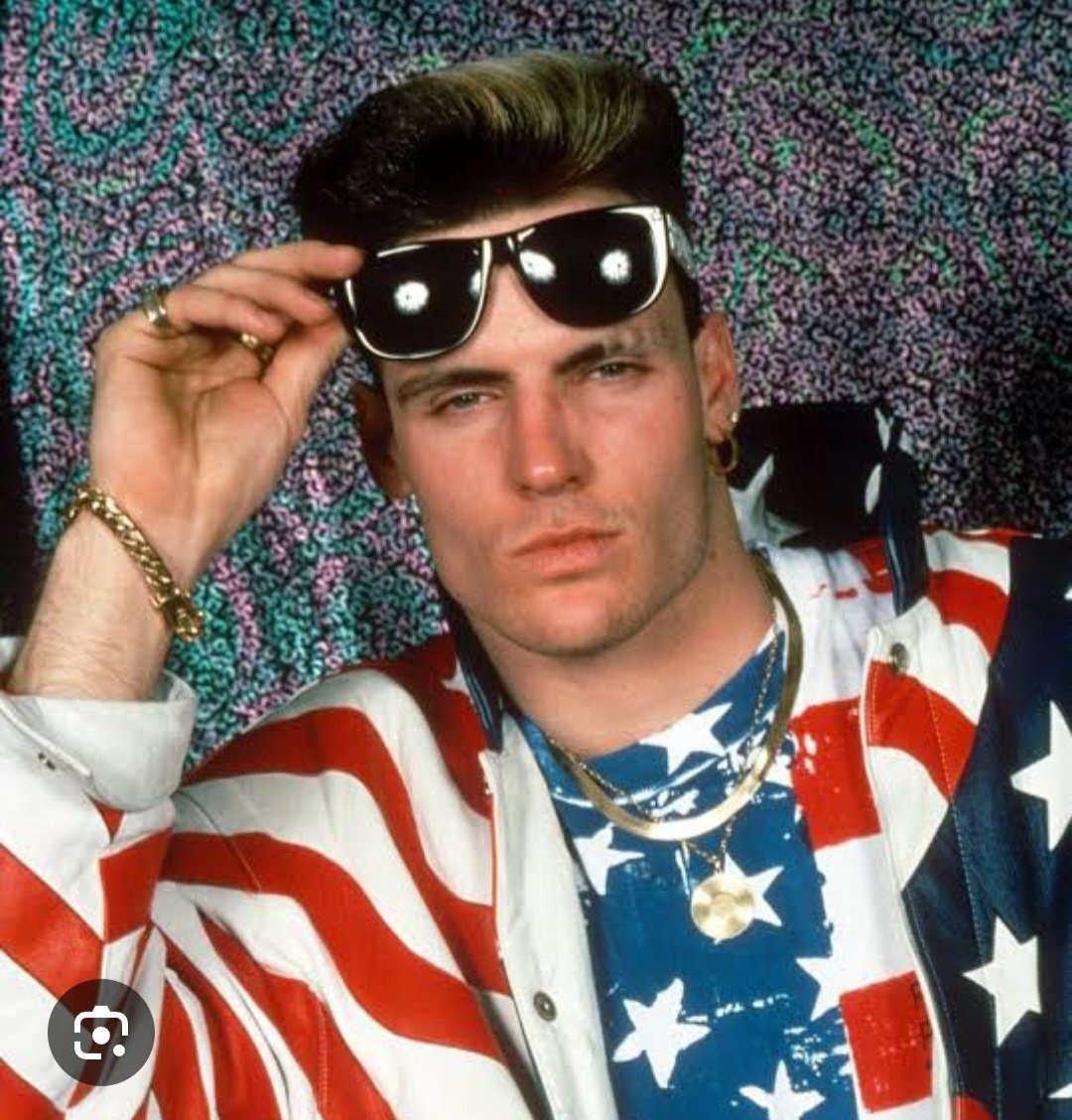 学生の時超イケると思ってた一発屋♥️
マドンナとも一発やってるの♥️
#VanillaIce
#IceIceBaby