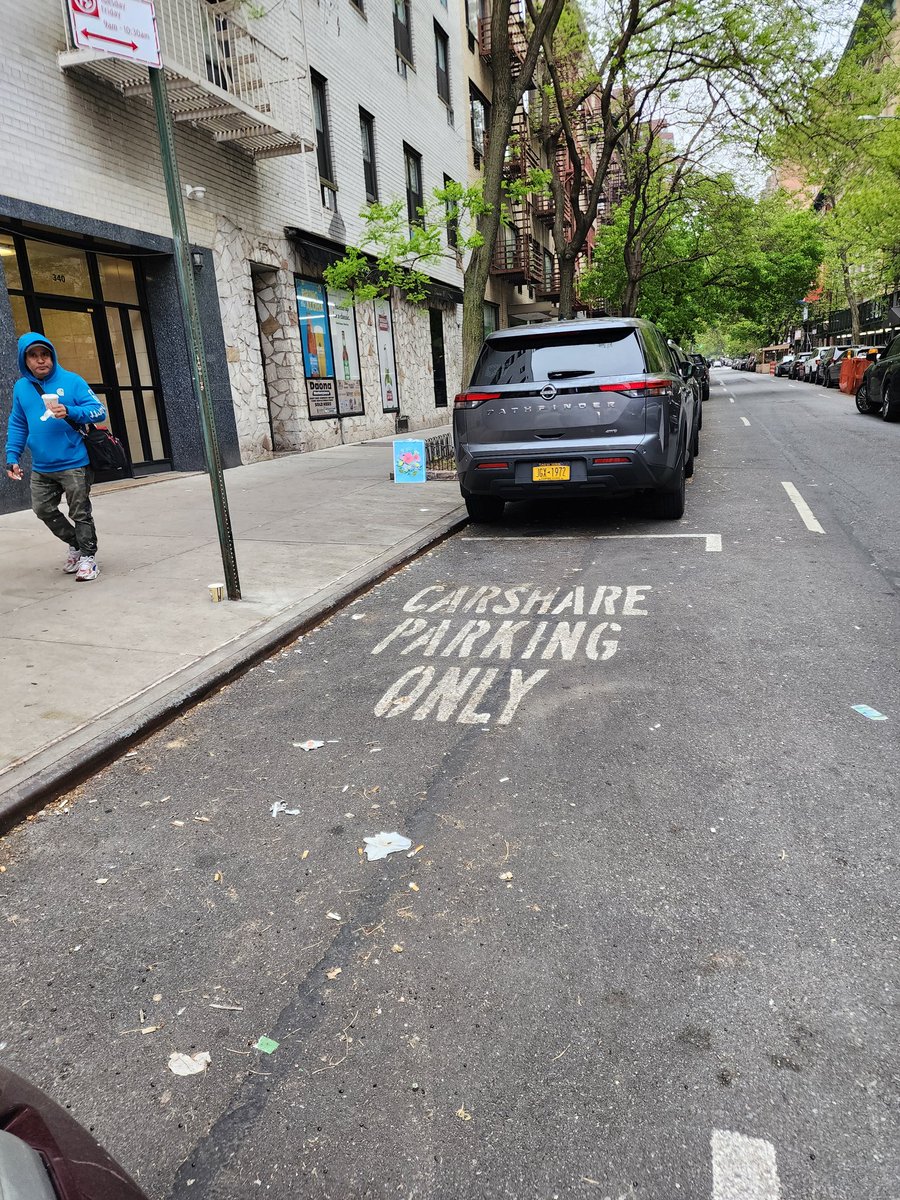 Just a year ago @NYC_DOT gaslit @CB8M + all NYers to tell us that their 'carshare' 'pilot' was so wildly successful that it taking public spaces 4 private app biz @Getaround . A year later, that appears dead! Street signage gone. Lesson: DOT will lie to NYers for apps. Shameful.