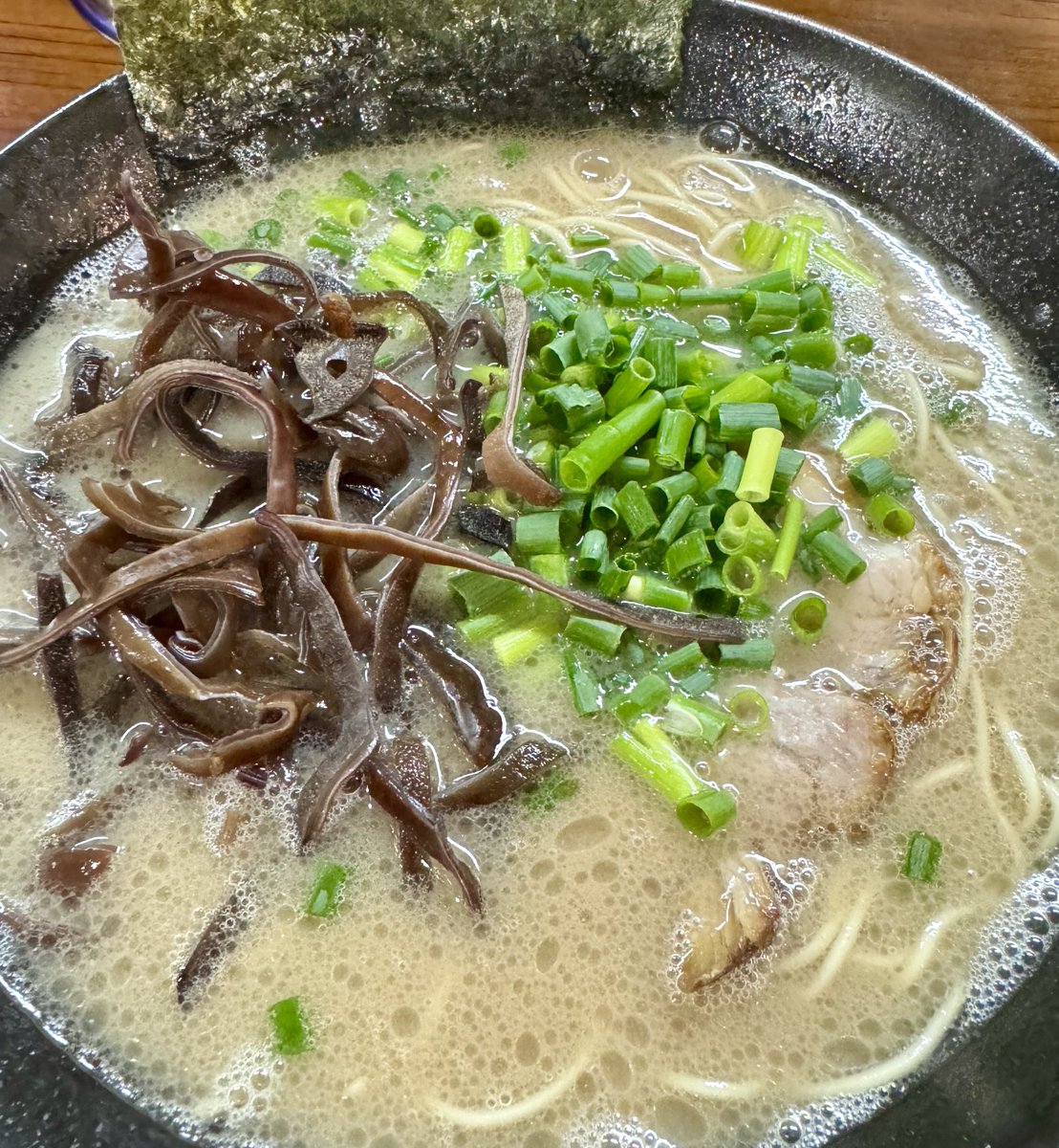 博多長浜ラーメン　ぼたん　大塚本店
ラーメン　¥850