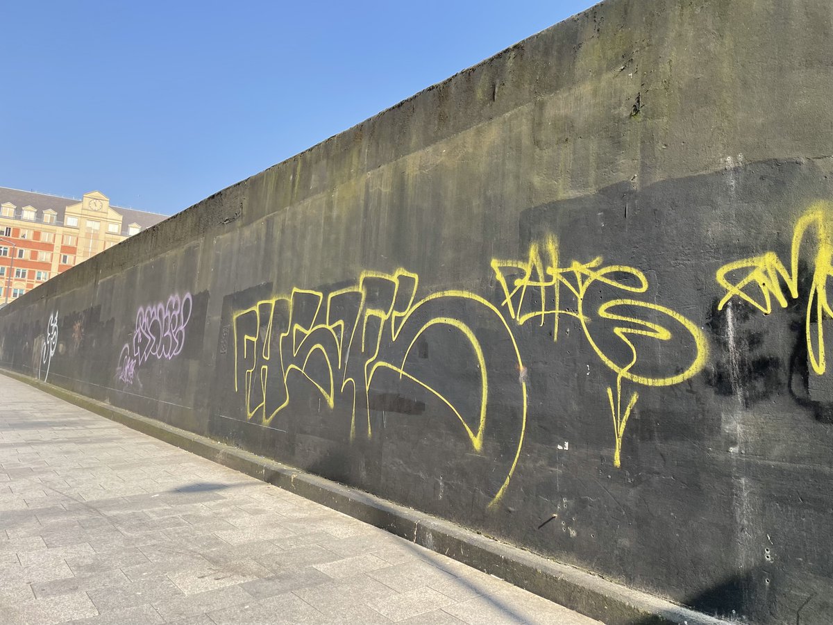 Central BID Birmingham (@centralbidbham) on Twitter photo We're looking forward to welcoming 14,000 runners on Sunday for the <a href="/Great_Run/">Great Run</a>, going past the <a href="/ThePeakyBlinder/">Peaky Blinders</a> wall on Hill Street which the BID created with <a href="/castlegalleries/">Castle Fine Art</a> in 2022 in time for <a href="/birminghamcg22/">Birmingham 2022</a>, previously a tag blighted wall but still proving popular today! We're looking forward to welcoming 14,000 runners on Sunday for the <a href="/Great_Run/">Great Run</a>, going past the <a href="/ThePeakyBlinder/">Peaky Blinders</a> wall on Hill Street which the BID created with <a href="/castlegalleries/">Castle Fine Art</a> in 2022 in time for <a href="/birminghamcg22/">Birmingham 2022</a>, previously a tag blighted wall but still proving popular today!