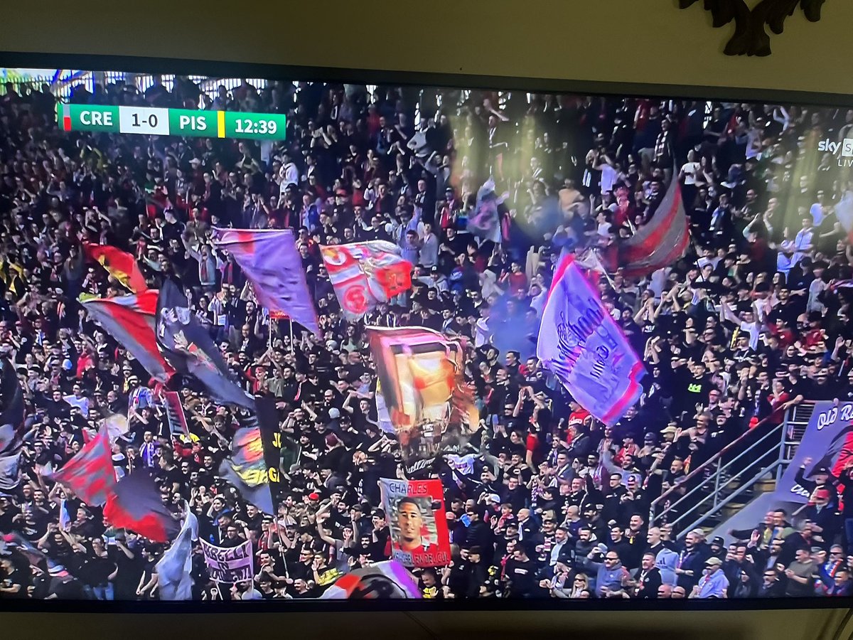 paoloangeloRF's tweet image. Evvai #cremonese in vantaggio con #ciofani su rigore “bellissima scena è andato ad abbracciare #stroppa fondamentale riuscire a sbloccarsi col capitano”#arrighi #cremonesepisa #serieb “abbiamo parlato delle scelte per il momento ha ragione lui “#maffezzoni