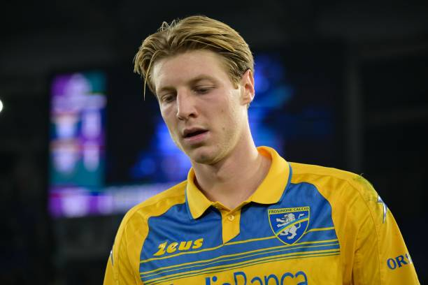 📰 @NicoSchira: #Napoli, #Atalanta and #Bologna are monitoring #Frosinone’s midfielder Marco #Brescianini. #ACMilan have 50% on the sale. Behind the Scenes: #Juventus wanted him during the winter #transfers windows, but Frosinone rejected #Juve’s bid
