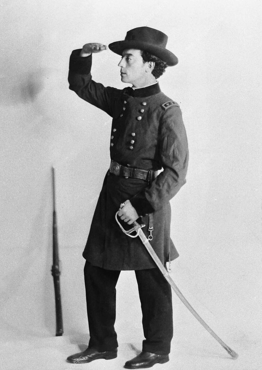 Buster Keaton - The General - 1926

#busterkeaton #damfino #oldhollywood #silentfilms