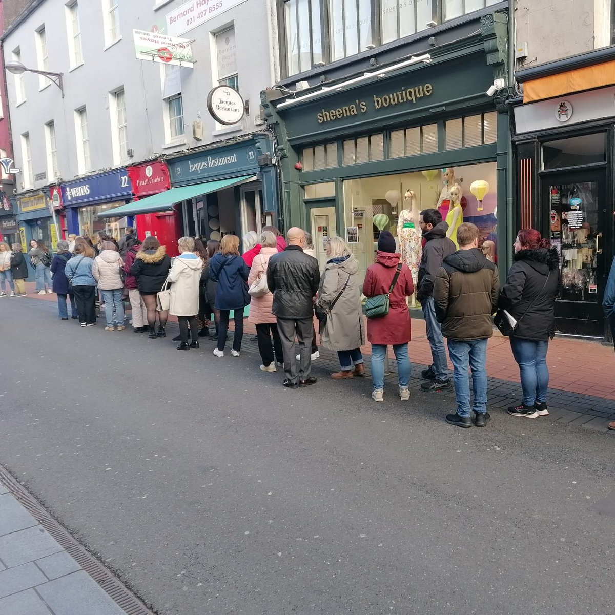 It was daunting, but super energising to do 2 @SeedTalks this wk on 'The Science of Intergenerational Trauma'. Circa 450 people came! A pal sent me a photo of the queue for Cypress Avenue in Cork yest eve. Amazing! Clearly, there is an appetite for info on #healing. #ubuntu #love