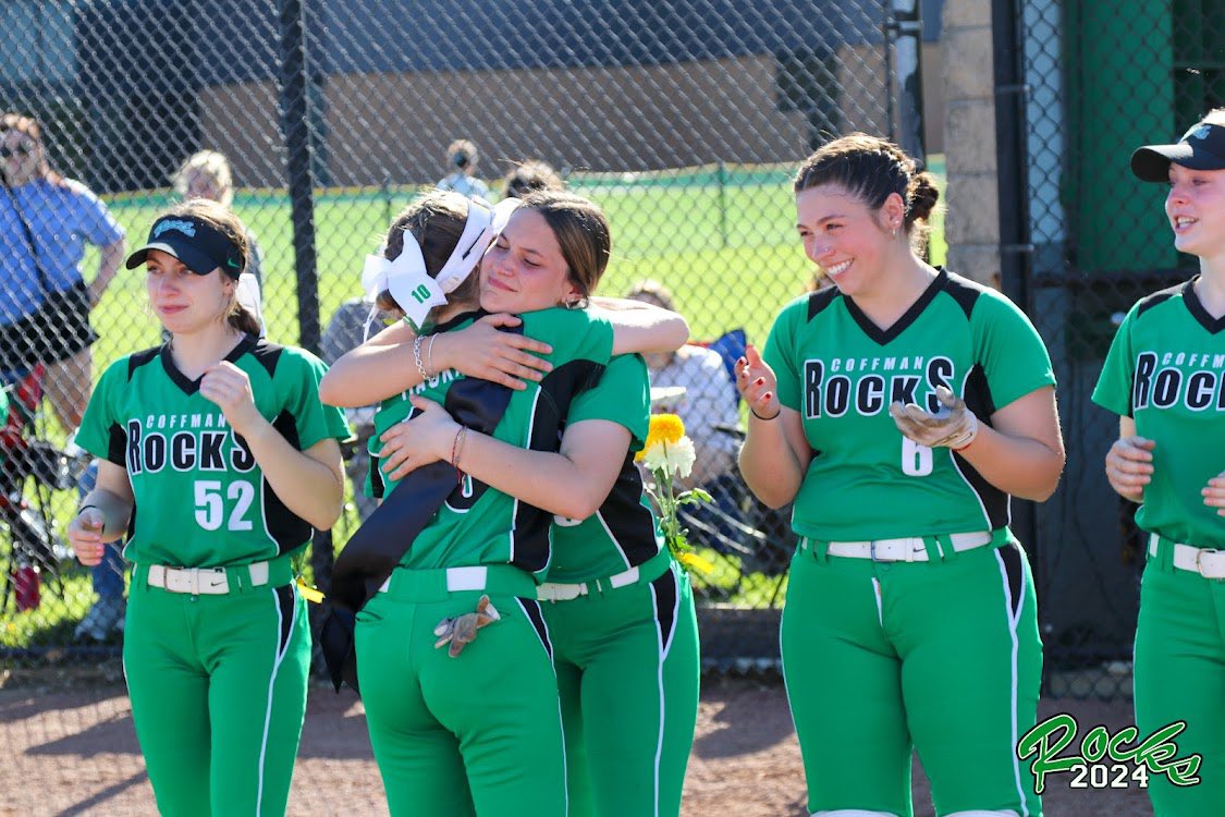 SoftballCoffman's tweet photo. Last night we celebrated these amazing four ladies and their accomplishments and dedication to our program for the past four years. Their leadership and positivity do not go unnoticed and we can’t wait to see what the future holds for  them💚Class of 2024 Jenna,Emma, Ella,&amp; Faith https://t.co/k1orgcPvBK