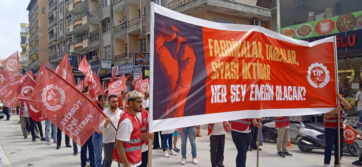 Patronların sömürüsüne, iktidarın zulmüne direnerek emeğiyle ve alın teriyle geçinen tüm emekçilerin #1Mayıs İşçi Bayramı kutlu olsun.