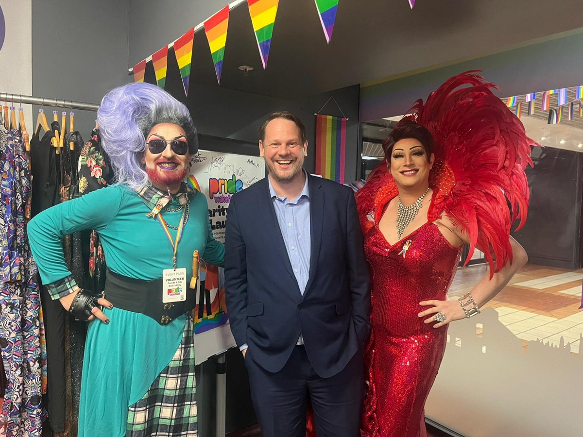 Popped by the grand opening of the @wakefieldpride Charity Shop in the @ridingscentre and got the chance to catch up with some of my most glamourous constituents! 🏳️‍🌈 Do drop in if you're nearby!