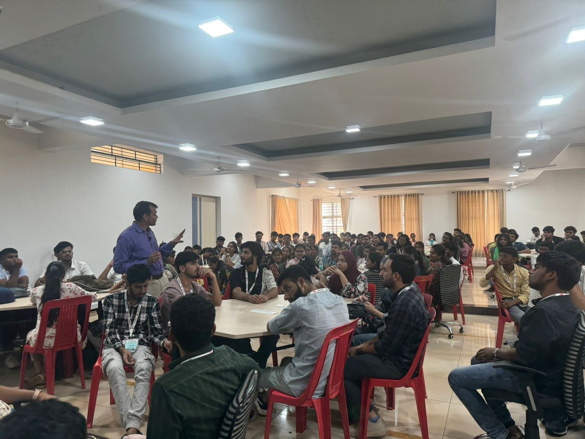 It's amazing to see the vibrant energy and enthusiasm of students in #IDEBootcampPhase3. Excellent chance for students to learn about product design processes and gain perspective from inspiring speeches given by startup founders. @EduMinOfIndia @AICTE_INDIA @wadhwanif
