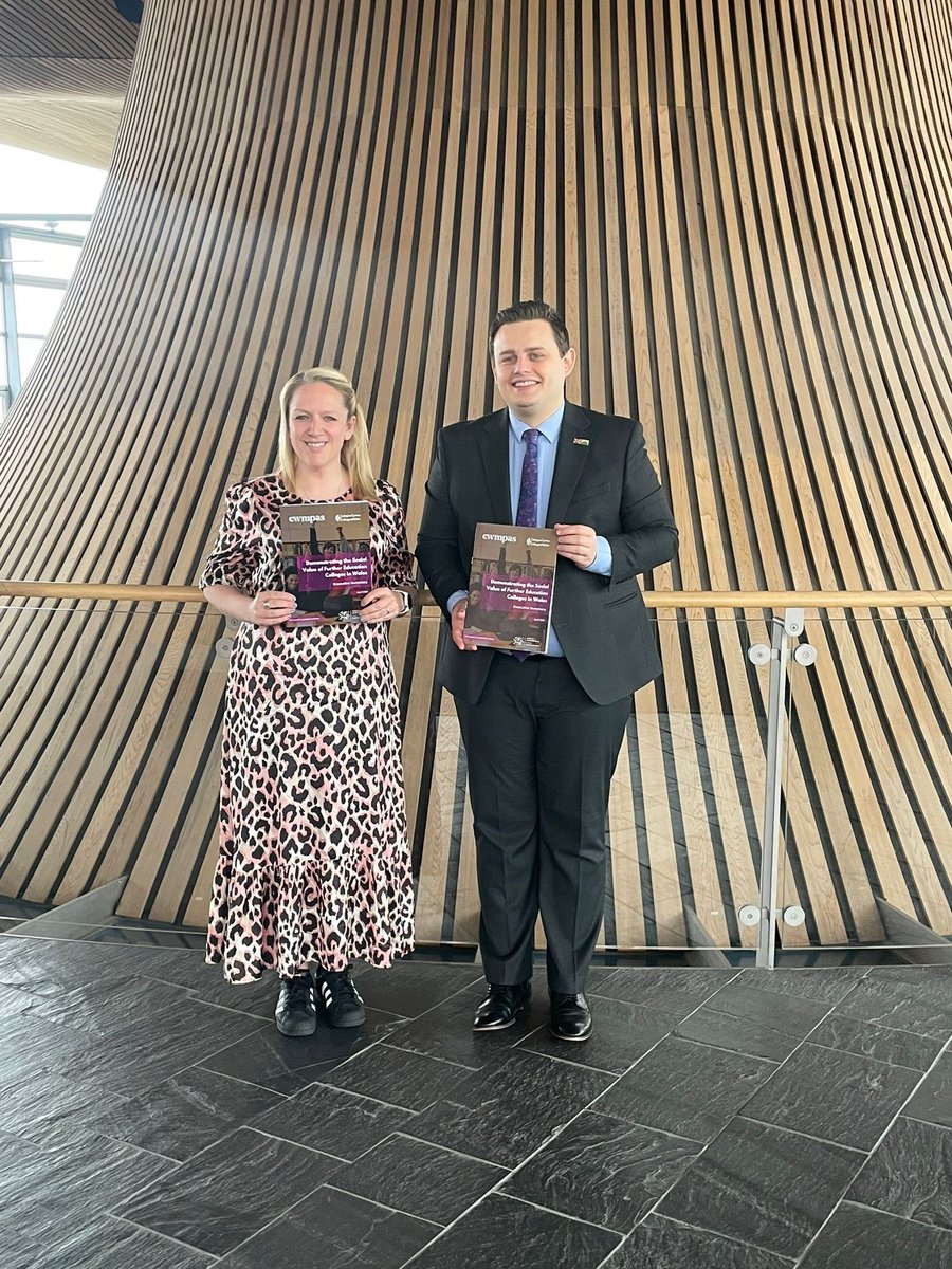 Grateful to @TomGiffard for meeting with us today. Good to talk about the importance of a vocational education and training strategy for Wales, and to share our new report 'Demonstrating the Social Value of FE Colleges in Wales'. 👉 Report: buff.ly/4d3xM1f