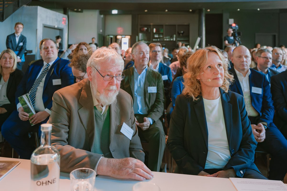 Bei #wiegehtnatur dreht sich alles um Naturschutz im großen Stil – gestern wie heute. Eines der spannendsten Projekte dieser Tage: Die Allianz der Pioniere. Zum Startschuß kamen gleich 2 Bundesminister*innen in die Kulturbrauerei – Paludikultur ist en vogue. #paludiallianz
