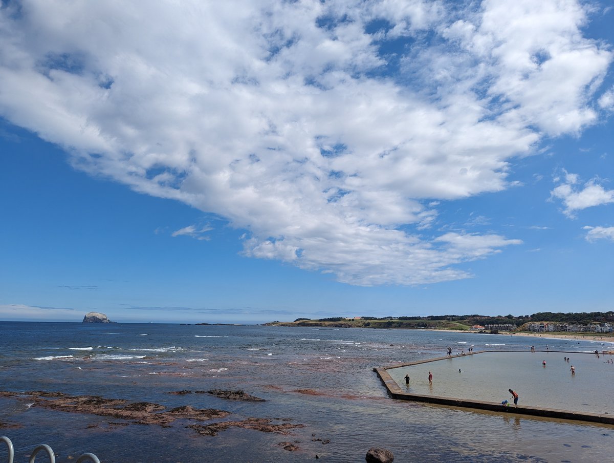 #WelcomeMay Will you be visiting UK's best places to live this month? We are open daily, and we look forward to welcoming you! #NorthBerwick