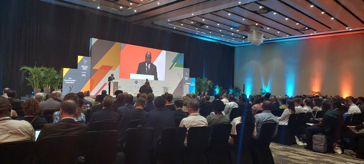 The Prime-Minister of Rwanda, @EdNgirente, addressing #INGSA2024: 'Our focus should be on increasing the capacity of #ScienceAdvice organisations and collaborative systems. (...) We must ensure that political decisions are based on solid scientific evidence'.