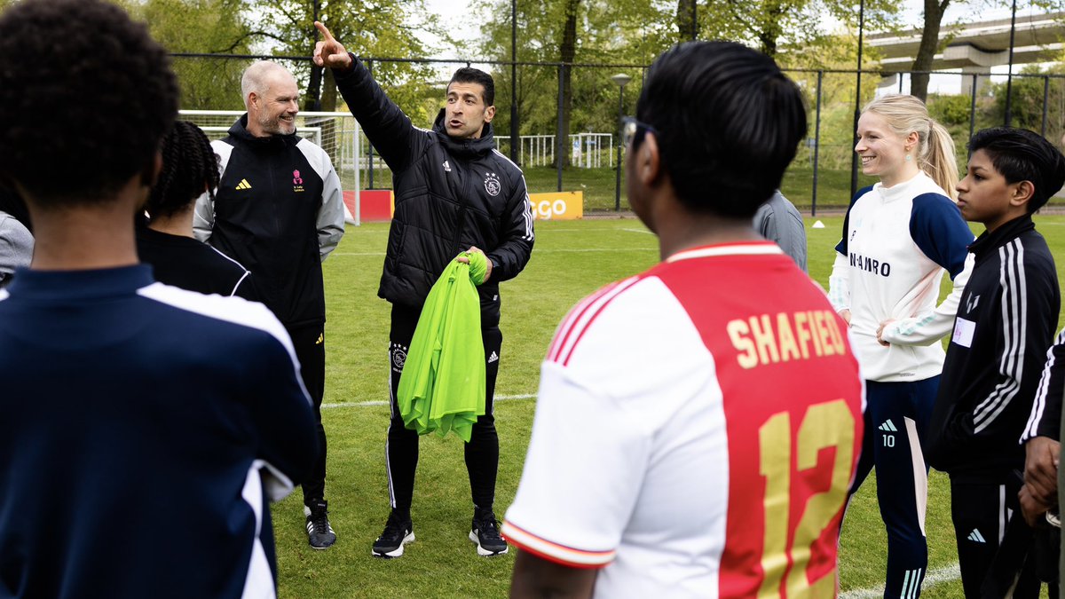 Ambassadeur @NadineNoordam_ was onlangs aanwezig bij de Fair Play Workshop van de Ajax Foundation 🫶

#ForTheFuture