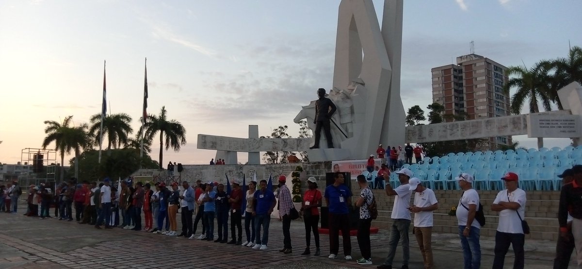 📰Lista la plaza Ignacio Agramonte para iniciar nuestro desfile por el Día Internacional de los Trabajadores 🇨🇺🇨🇺🇨🇺Viva el #1roDeMayo día de los trabajadores.
#PorCubaJuntosCreamos 
#Camagüey
#PorCamagüeyTodo