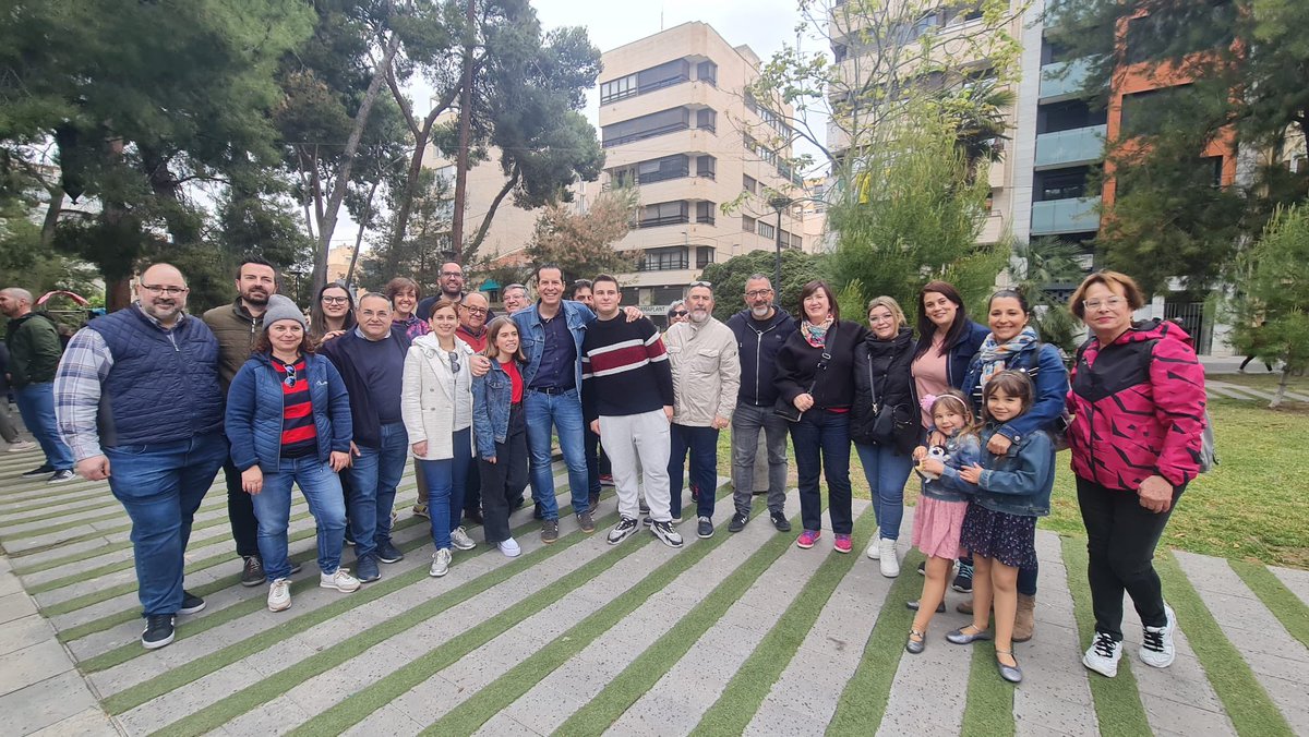 Hoy, 1 de mayo, la agrupación socialista de Elda ha participado de la tradicional manifestación local con motivo del #DíaDelTrabajo. 🌹✊ ¡Por un trabajo digno y justo para todas y todos! #PrimeroDeMayo #PSOEElda #DíaDelTrabajador