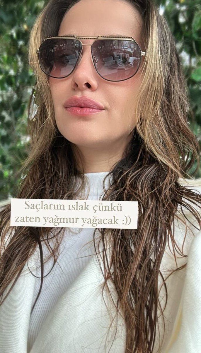 benim kraliçem 🧡

#iremhelvacıoğlu