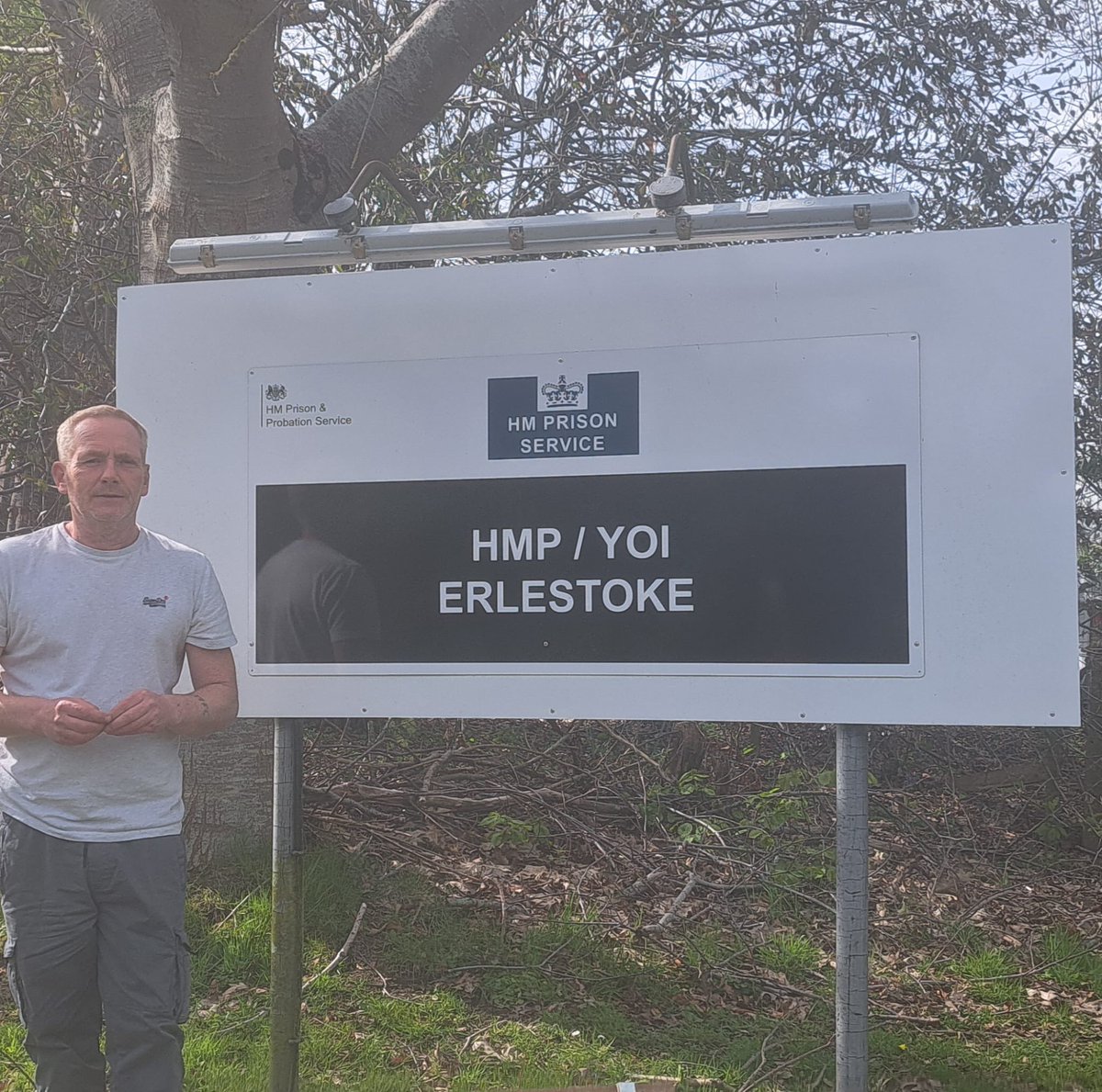 Thank you to HMP Earlestoke for a warm welcome. Former Longford Scholar Jamie Chapman, had a great time meeting potential scholars talking about his educational journey and the impact a Longford scholarship has had on his life. Its not too late to apply longfordtrust.org/scholarships/a…