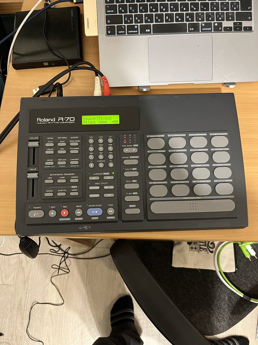 fuzz8198's tweet image. My new gear…
Footwork/jukeで使用される名機Roland R-70をget‼️
音が荒っぽくていいね‼️
#Chicago 
#footwork
#juke
#house 
#rpboo
#r70
#roland