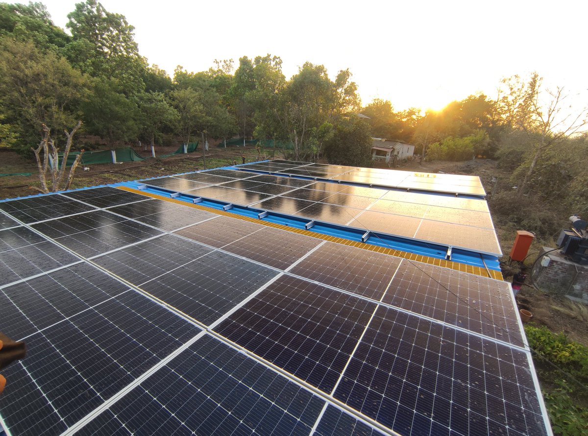 Luminous 20kw GTI installed in Palghar 

20kw solar system installation done in Palghar
@myluminous @SchneiderElec 
#greenindia 
#SOLAR 
#rooftopsolar