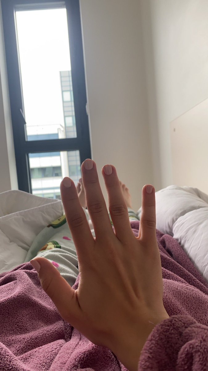 Meridaadis's tweet image. Je me suis réveillé en sueur ce matin vient lécher tout ça pour ta boss sale merde #feet #pied #fetichiste #myfeet #findom #moneyslave #moneymiss