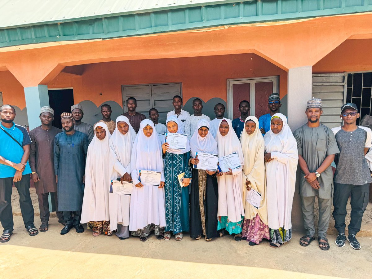 SlumTechnology's tweet photo. Started the week celebrating our young and vibrant learners. 🎉🎉🎉
Thanks to a generous support by @WorldConnectUS and a very strong and amazing partnership with @YandyTech and Muhammad Bello Nursery and Primary School Rafin guza kawo Kaduna. 🎓✨ 
#ICT #STEM #SDGs #tech
1/1 https://t.co/v4Yri16Fvg
