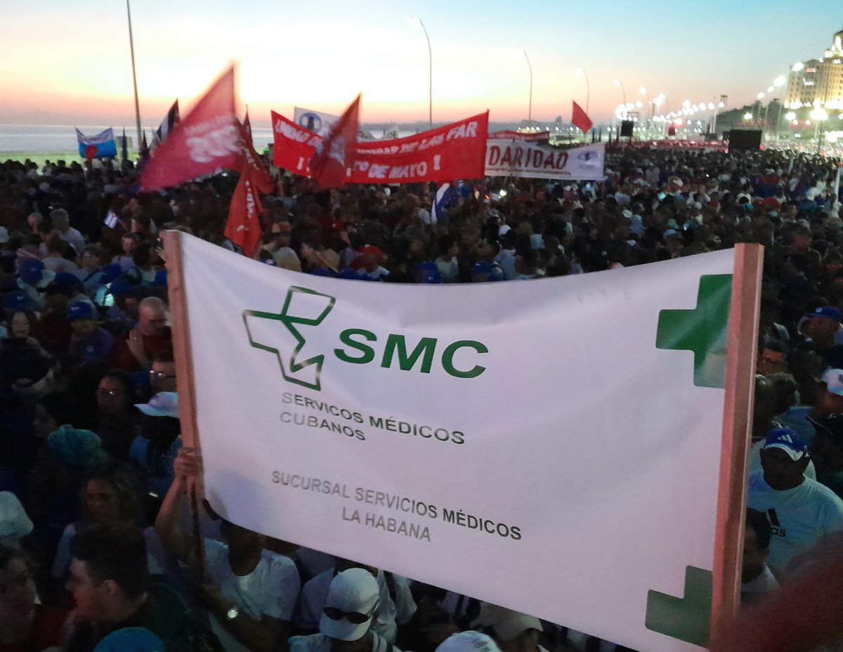 🇨🇺 Toda Cuba vuelve a celebrar el Primero de Mayo. Miles de trabajadores en todo el país conmemorarán esta fecha tan significativa para el proletariado mundial. Desde el malecón habanero los trabajadores dicen presente. 📸 Abel Padrón, Cubadebate