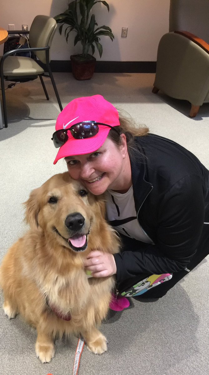 Best QOL therapy after #cancer MD appt. #NationalVolunteerMonth ended on #NationalTherapyAnimalDay. Grateful to dedicated handlers who #volunteer their time & compassion in hospitals. And yes, #ovariancancer chemo makes u shed more than a Golden:)
#AACR #TealAction #LifeAtScripps