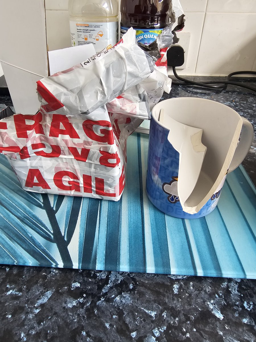 So @RoyalMail @PostOffice @RoyalMailHelp care to explain why this parcel which came in fragile packaging has been delivered like this? I expect compensation and an apology. Disgraceful. @GavinPartridge