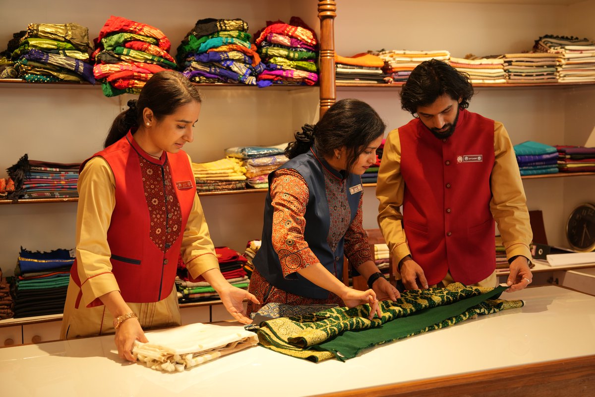 Garvi Gurjari, the Gujarat State Handloom and Handicrafts Development Corporation Ltd (GSHHDCL), known for its exquisite range of Gujarati handicrafts ..

bilkulonline.com/2024/05/01/gar…