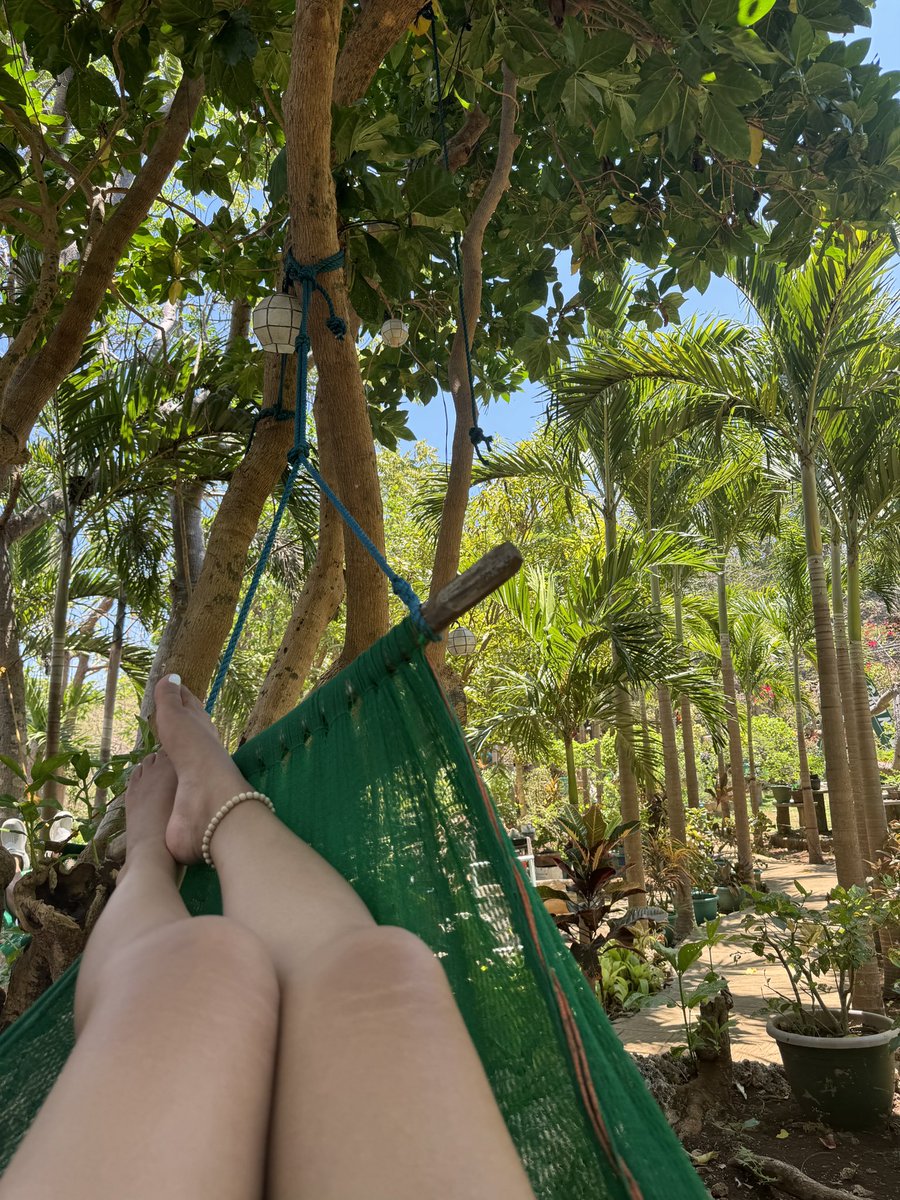 genlappay's tweet photo. blessed to be back home🇵🇭🏝️💛 https://t.co/Eta63uW9UZ