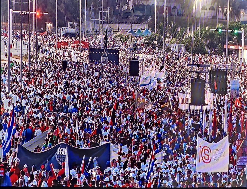¡Buen día, #Cuba! 

Ya en la Tribuna Antiimperialista para celebrar junto a nuestro querido pueblo el #1DeMayo 

#PorCubaJuntosCreamos 🇨🇺